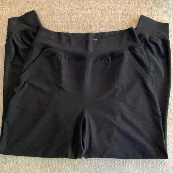 Old Navy Black Women's Joggers size M. - Picture 2 of 9